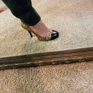BCBG 3" heels Brown and Gold